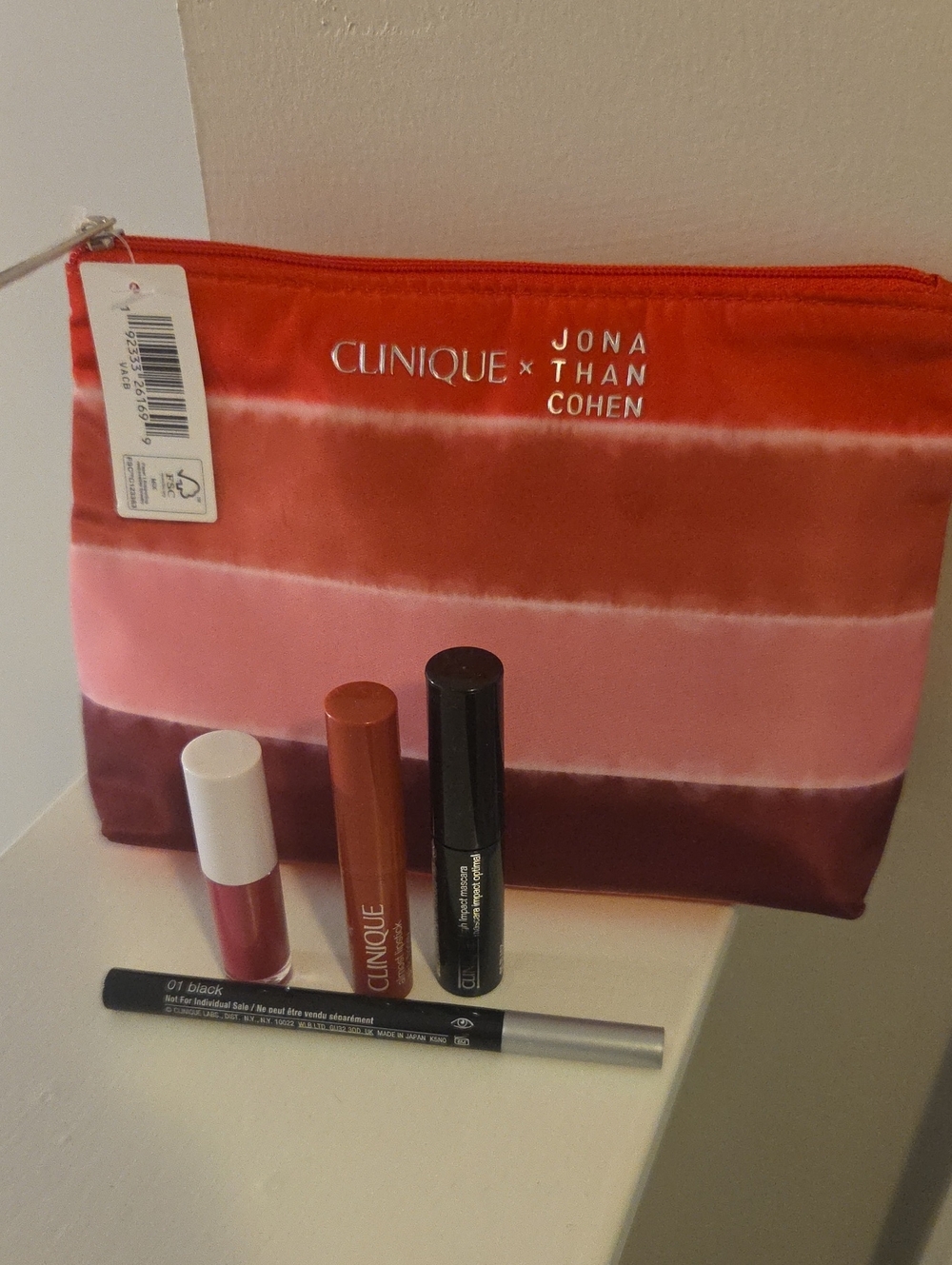 NWT Clinique X Jonathan Cohen Stripe Cosmetic Pouch With Travel Sized Items